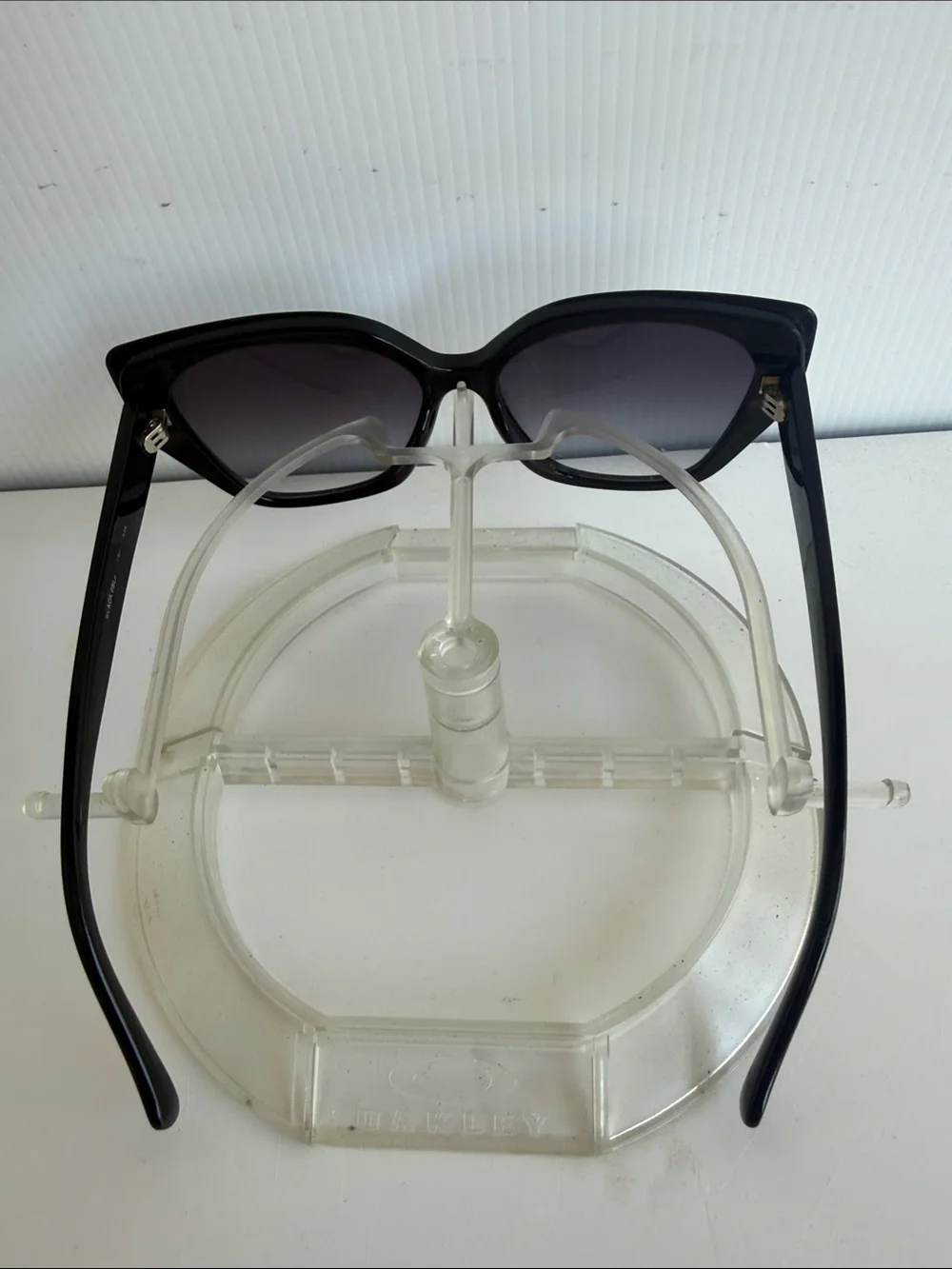 LUCKY BRAND, CHUNKY CAT EYE SUNGLASSES WITH GRADIENT LENSES GLOSSY BLACK